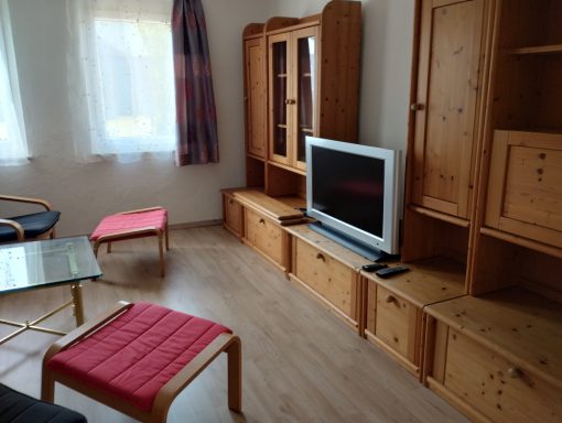 Wohnzimmerwandschrank mit TV Anlage